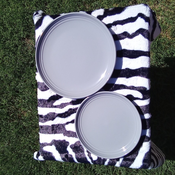 NIB 16 PC Stoneware Dinnerware Set - Picture 4 of 6